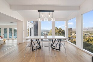 3541 Multiview Dr in Los Angeles, CA - Building Photo