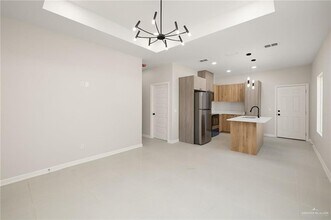 21 Hilltop Ave in Edinburg, TX - Building Photo - Building Photo