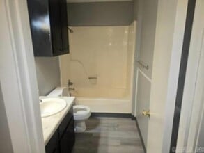 501 W 12th Ave in Pine Bluff, AR - Foto de edificio - Building Photo