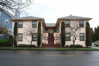 1635 NW 25th Ave in Portland, OR - Foto de edificio - Building Photo