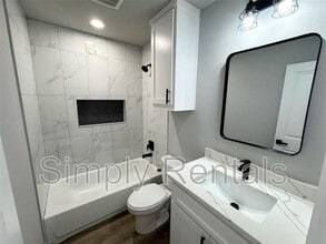 2025 Stuart St in Greenville, TX - Foto de edificio - Building Photo