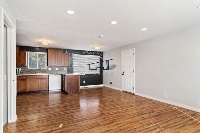 1186 E 3150 N in Ogden, UT - Foto de edificio - Building Photo