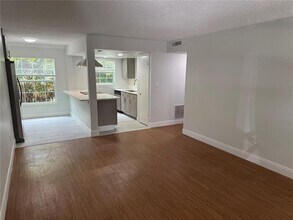 726 Edgewater Dr in Orlando, FL - Building Photo - Building Photo