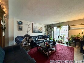 26 Waverly St in Boston, MA - Building Photo