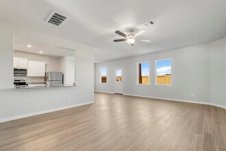 8215 Burnt Orchid Dr in Houston, TX - Building Photo - Building Photo