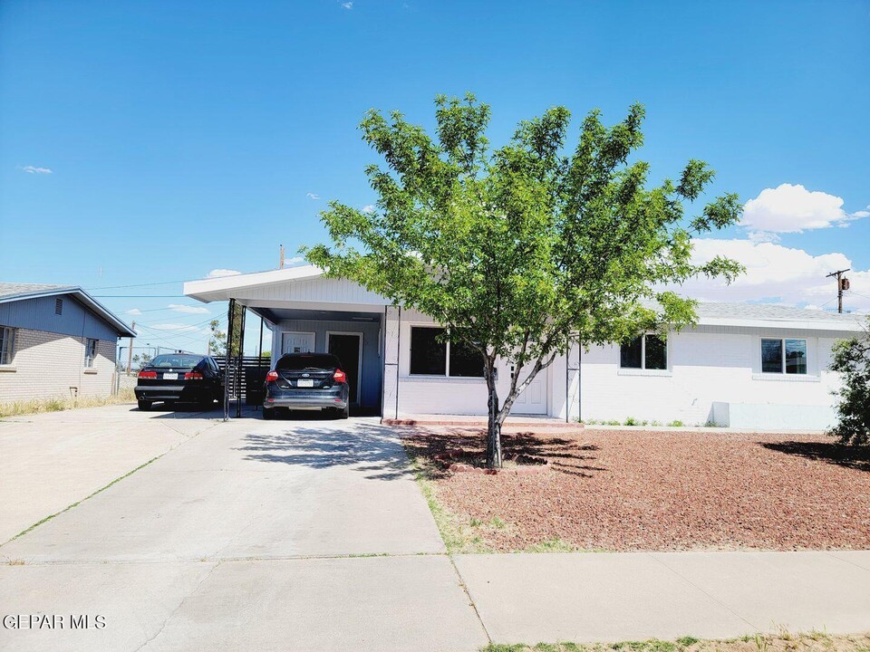 2816 Catnip St in El Paso, TX - Building Photo