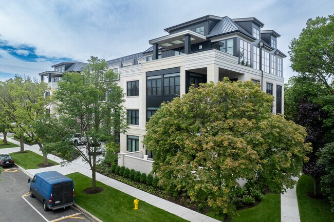 1950 Sheridan Rd in Highland Park, IL - Building Photo - Building Photo