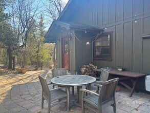 25405 Seneca Dr in Idyllwild, CA - Foto de edificio - Building Photo