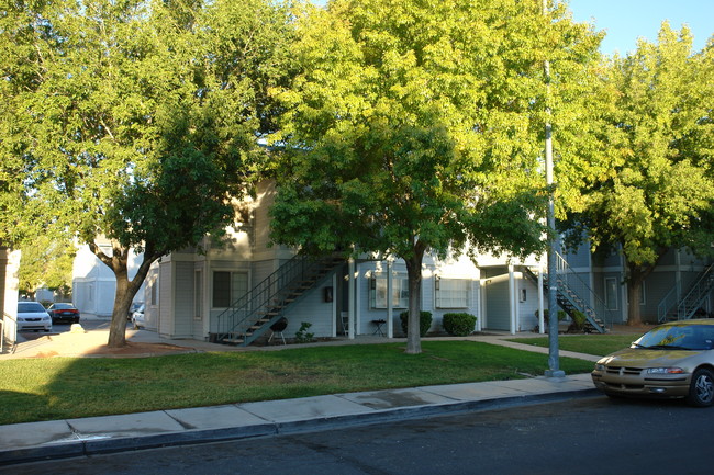 Lake Mead Villas in Las Vegas, NV - Building Photo - Building Photo