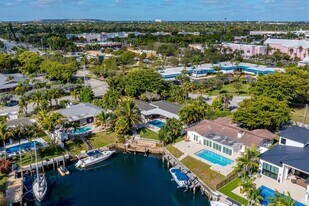2500 NE 23rd St in Pompano Beach, FL - Building Photo