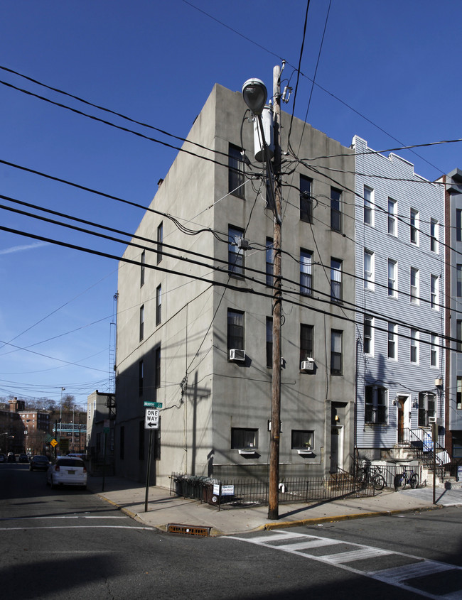 400 Monroe St in Hoboken, NJ - Building Photo - Building Photo