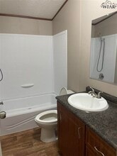 1007 S Wall St in Iowa Park, TX - Building Photo - Building Photo