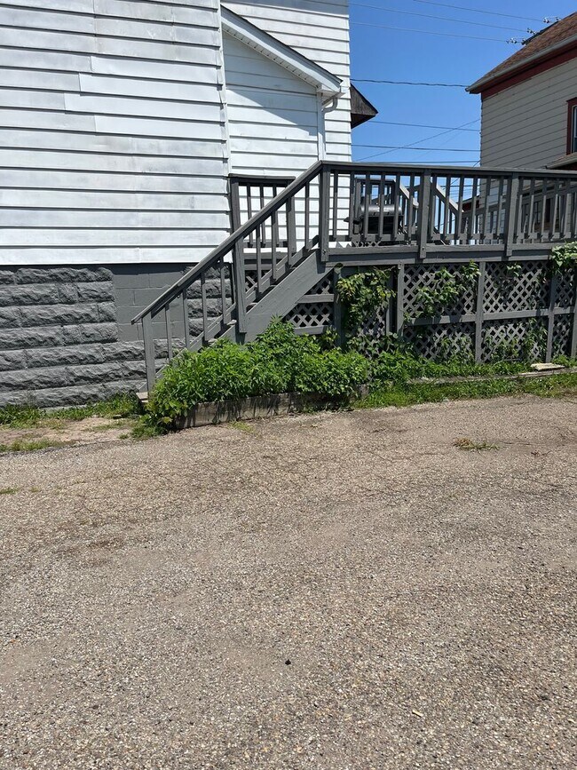 2402 Sunset Blvd in Steubenville, OH - Building Photo - Building Photo