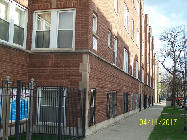 property at 4955 W Washington Blvd