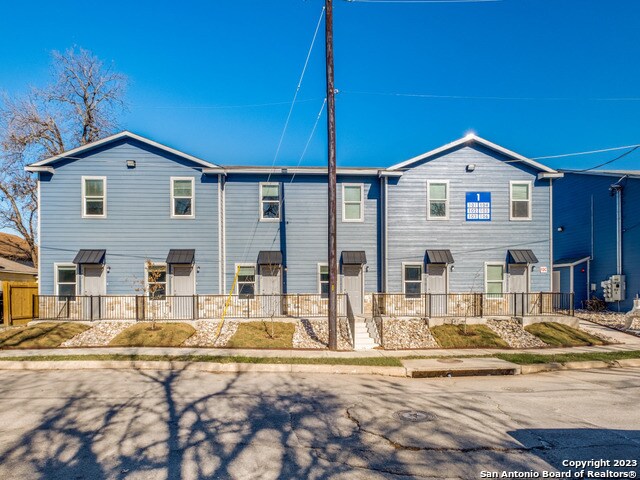 143 Lucas St in San Antonio, TX - Building Photo - Building Photo
