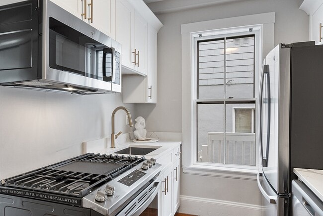 54 Bonair St in Somerville, MA - Building Photo - Building Photo