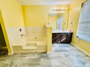 44 Heather Ct in Monmouth Junction, NJ - Building Photo - Building Photo