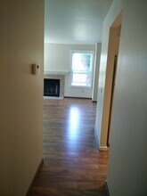 12719 NE 83rd Ct, Unit Rose HIll Duplex in Kirkland, WA - Building Photo - Building Photo