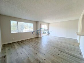 2315 S Grand Ave in Los Angeles, CA - Building Photo - Building Photo