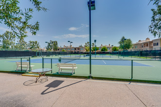 7272 E Gainey Ranch Rd-Unit -2 in Scottsdale, AZ - Building Photo - Building Photo