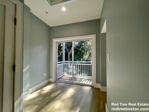 9 University Rd, Unit 3 in Brookline, MA - Building Photo - Building Photo