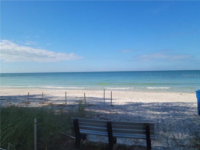 8465 W Gulf Blvd in Treasure Island, FL - Building Photo - Building Photo