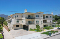 2454 Montrose Ave in Montrose, CA - Foto de edificio - Building Photo