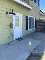 32081 Anna Marie Ln, Unit 1 in Bonsall, CA - Building Photo