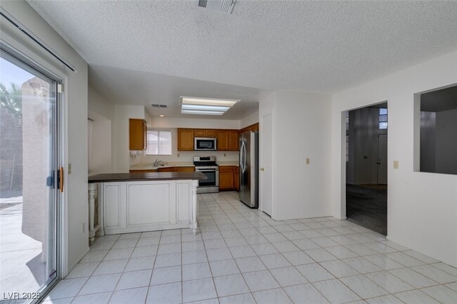 1101 E Adelman Dr