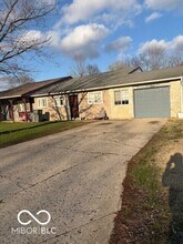 5321 Gainsborough Ct in Indianapolis, IN - Foto de edificio - Building Photo