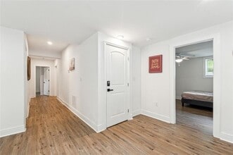 2432 Kelly Lake Dr in Decatur, GA - Building Photo - Building Photo