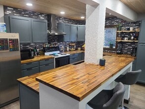 1856 Canyonville-Riddle Rd in Riddle, OR - Building Photo - Building Photo