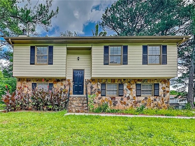 property at 1317 Classic Dr NE