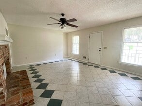 102 Bowhill Ct in Irmo, SC - Building Photo - Building Photo