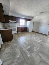 190 Divinity St in Bristol, CT - Building Photo - Building Photo