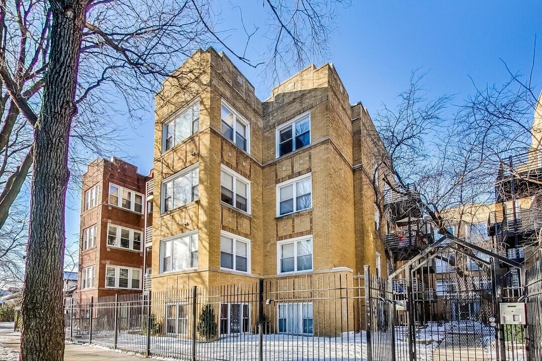 4604 N Monticello Ave in Chicago, IL - Foto de edificio