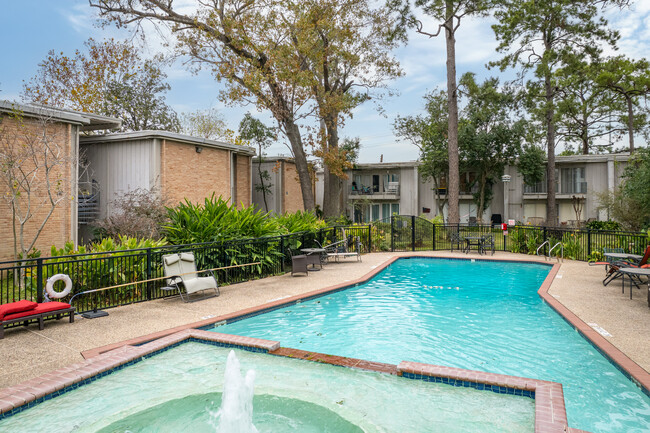 Treehouse Condos in Houston, TX - Building Photo - Building Photo