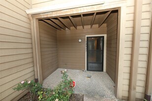 12847 Briarwest Cir in Houston, TX - Building Photo