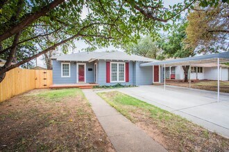 2319 21st St in Lubbock, TX - Building Photo - Building Photo