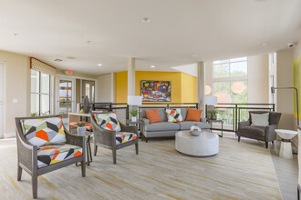 Two Hundred West in Virginia Beach, VA - Building Photo - Interior Photo