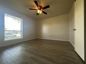 526 Sheffield Dr in Richardson, TX - Building Photo - Building Photo