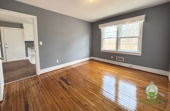 122 Woodland Dr in Greenville, SC - Building Photo - Building Photo