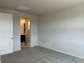 6831 W Samantha Wy in Phoenix, AZ - Building Photo - Building Photo