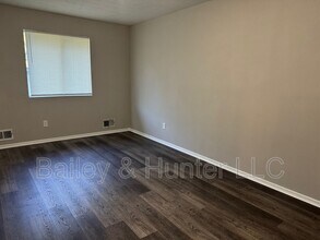 4515 Doral Dr SW in Atlanta, GA - Building Photo - Building Photo