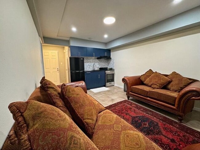 32-40-40 75th St in Queens, NY - Building Photo - Building Photo