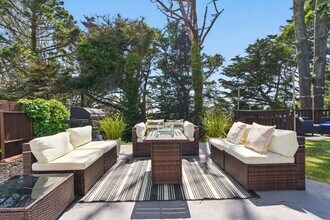 640 Heather Ct in Pacifica, CA - Building Photo - Building Photo