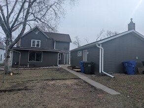 208 W 6th St, Unit 1 in Kaukauna, WI - Building Photo - Building Photo