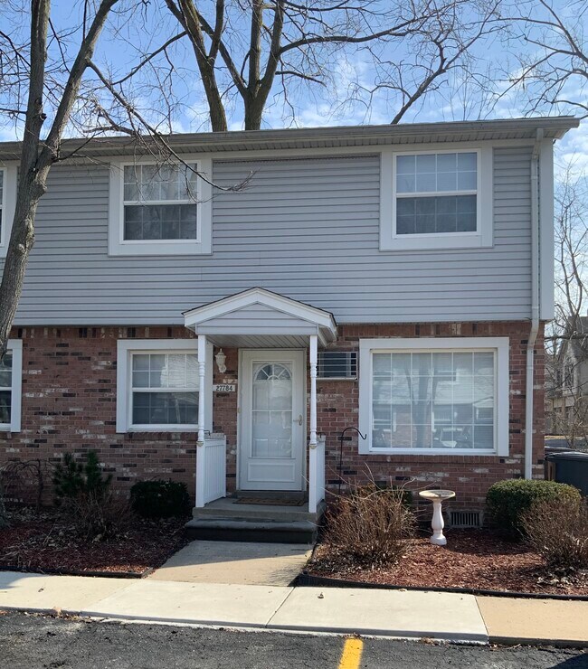 27784 Reo Rd Rentals in Grosse Ile, MI