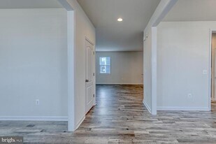 336 Boxelder Dr in Stafford, VA - Building Photo