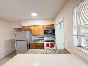 326 NE 6th St in Hallandale Beach, FL - Building Photo - Building Photo